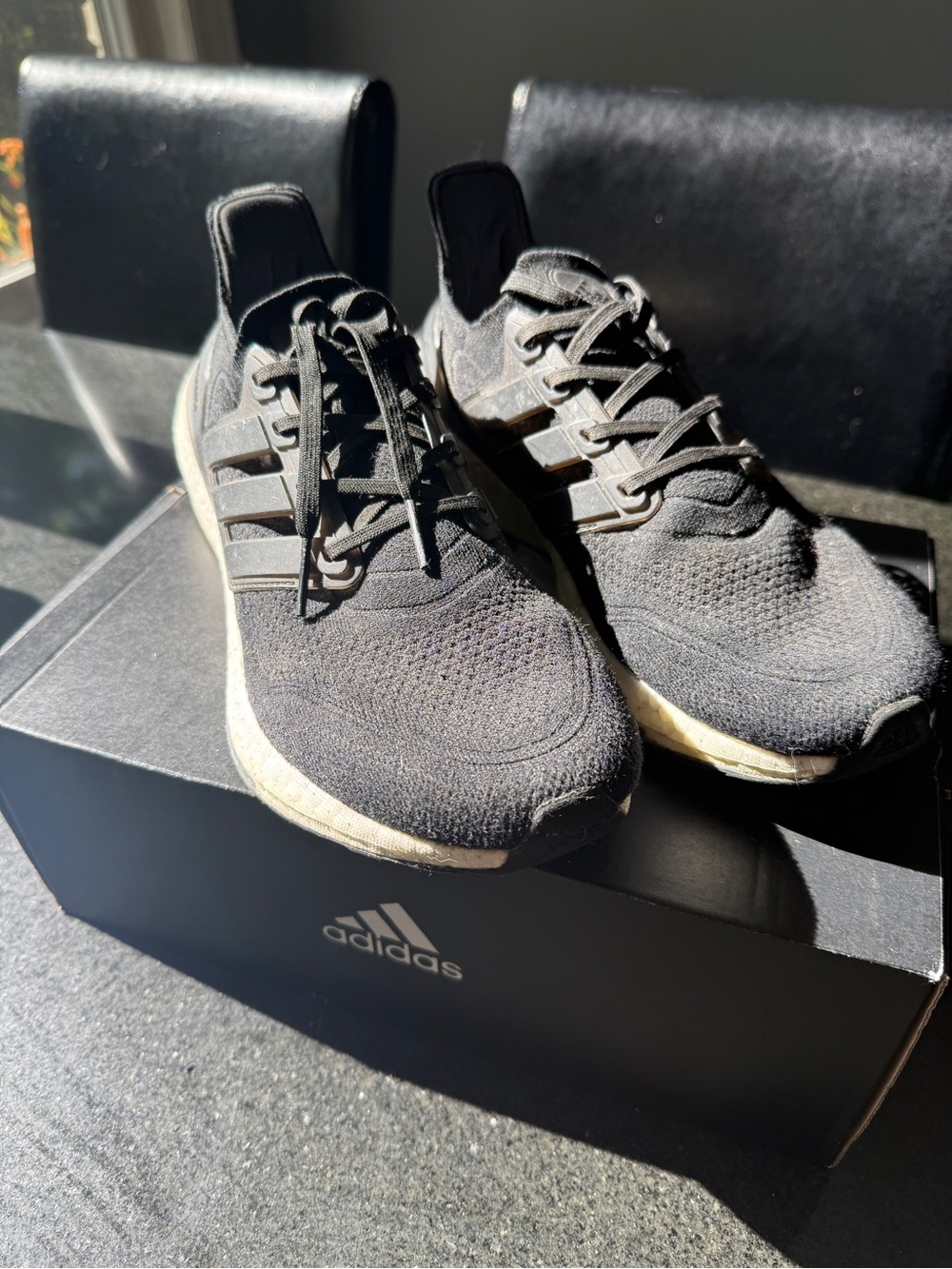 ADIDAS ULTRABOOST 21 (FY0378) BLACK and White mens size 10.5 - Picture 3 of 6